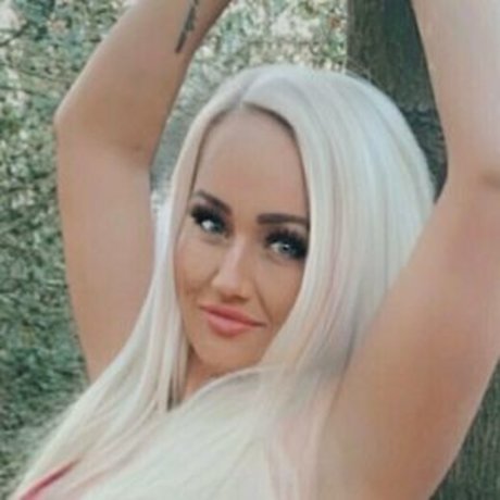 miss clover model nackten bild