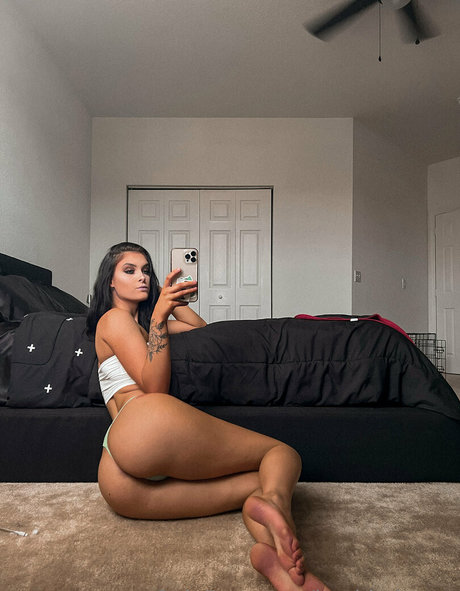 itsabbyrae schauspielerin akt archiv