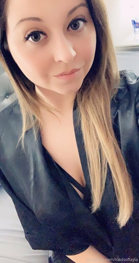 LoadsofLayla pornostar galerien