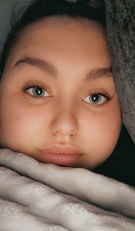 btattooed angel schauspielerin top foto