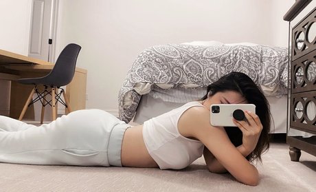 Plushys nackt akt galerien