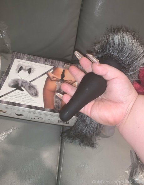 officialkylie exklusive nackte foto