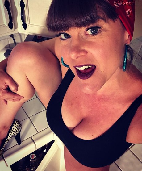 mollige emo-onlyfans erotische sexy galerien