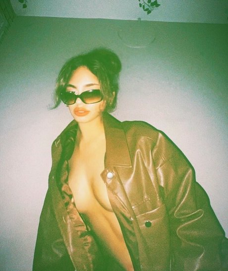 Asi Mizrahi hd akt galerie