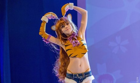 Yuumi SG nackt exklusive galerie