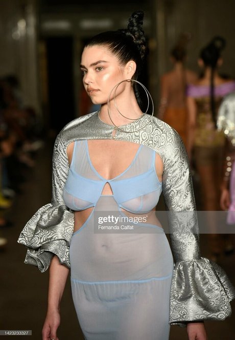 sehr dünne onlyfans porno bilder