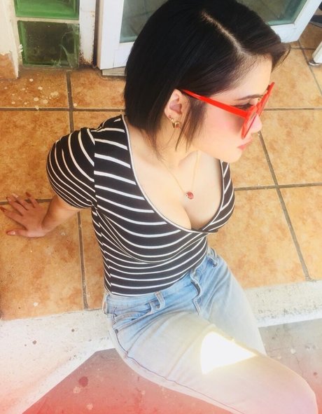 Red Velvet Doll heiße exklusive archiv