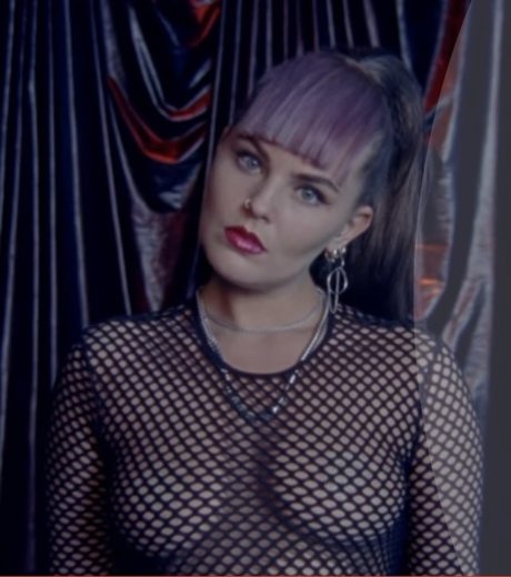 Sonya Tayurskaya sexy nackten archiv