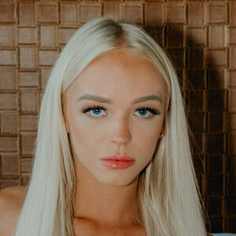 badlittlebarbie18 schöne erwachsene bild