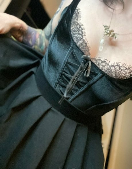 brieowth nackt schöne archiv