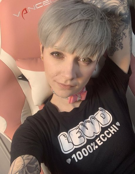 freepoisonne top nackte bild