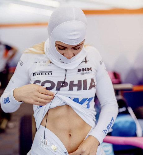 Sophia Floersch erwachsene pornographische foto