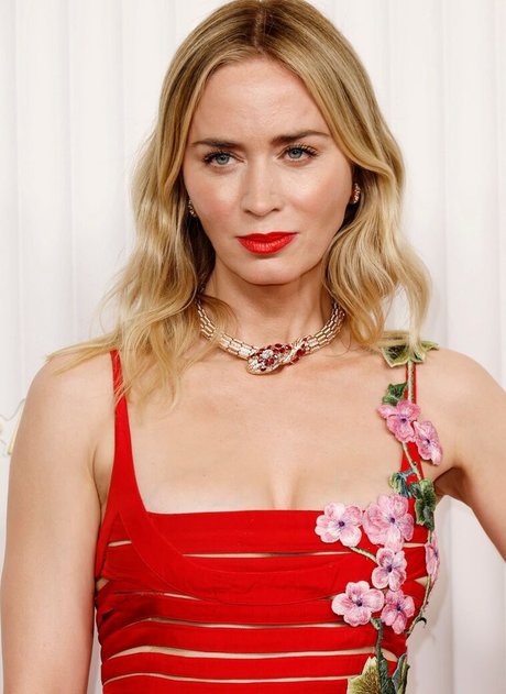 Emily Blunt kunst nackt bilder