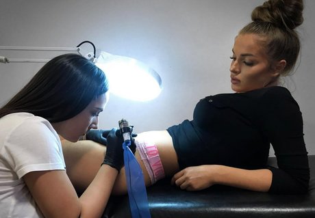 blonde natürliche onlyfans perfekte erwachsene bilder