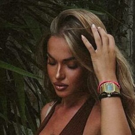 Teodora Dzehverovic model akt galerie