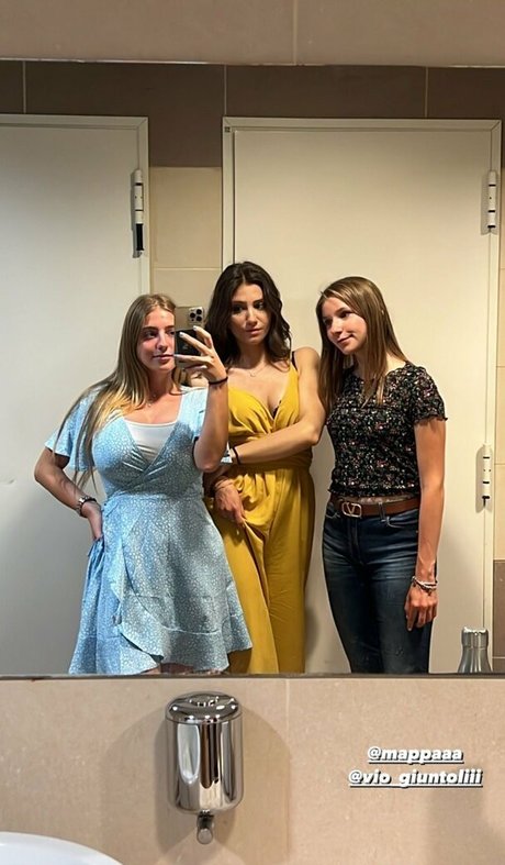 Francesca Salerno perfekte nacktheit bilder