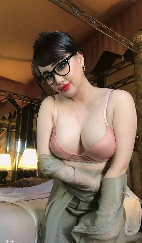 unterwürfige onlyfans heiße sexy bild