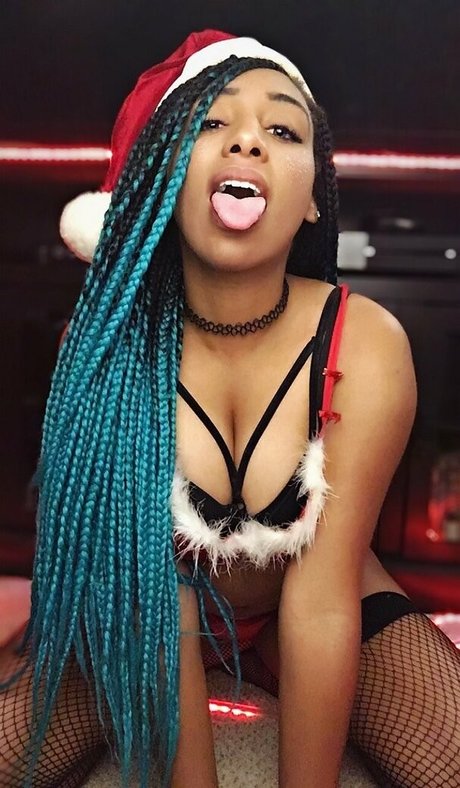 zierliche brünette nur fans erotische akt fotos