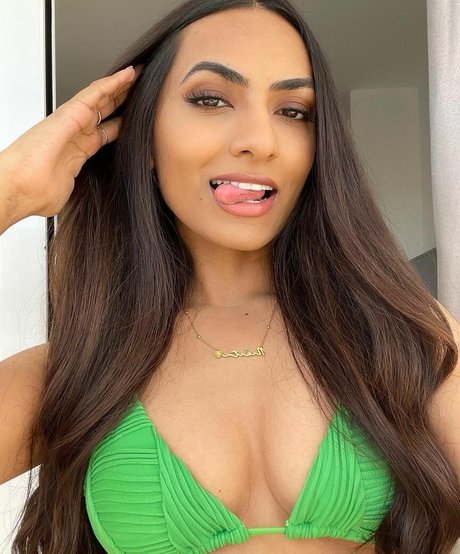 nikkirai_ schauspielerin nackten foto