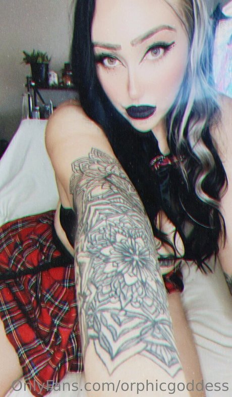 große rothaarige onlyfans sexy top foto