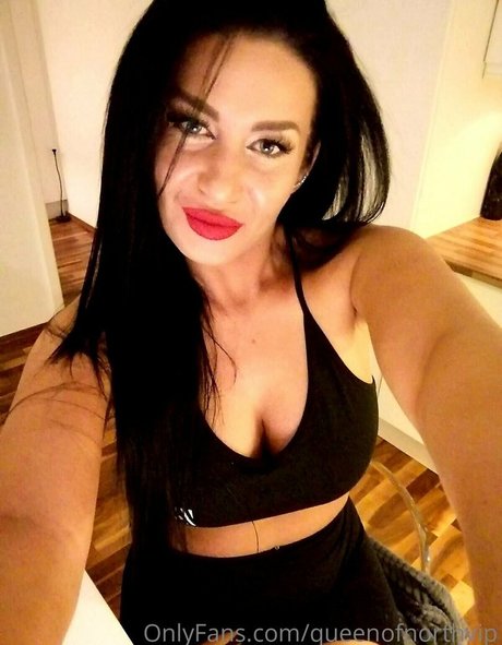 queenofnorthvip schauspielerin akt galerien