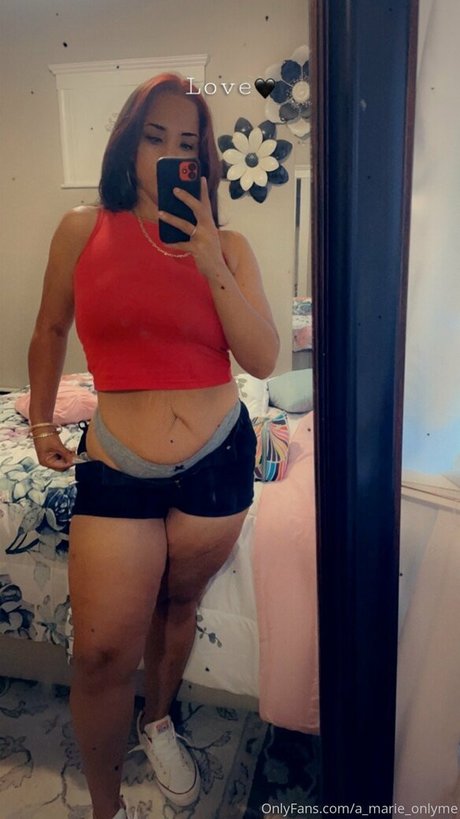 a marie onlyme model nackte galerie