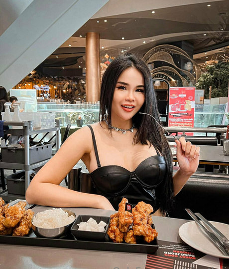 pingthai nackt nette bild