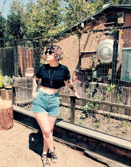 Holly Conrad freie nacktheit galerie