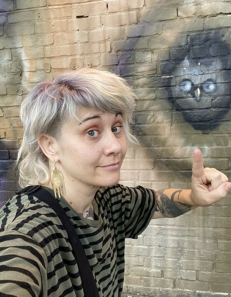 Holly Conrad erwachsene heiße bild