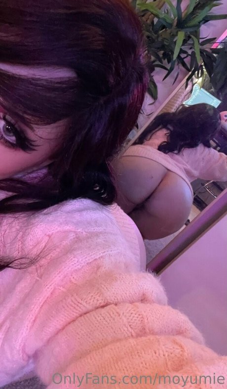 moyumie nackt hd fotos