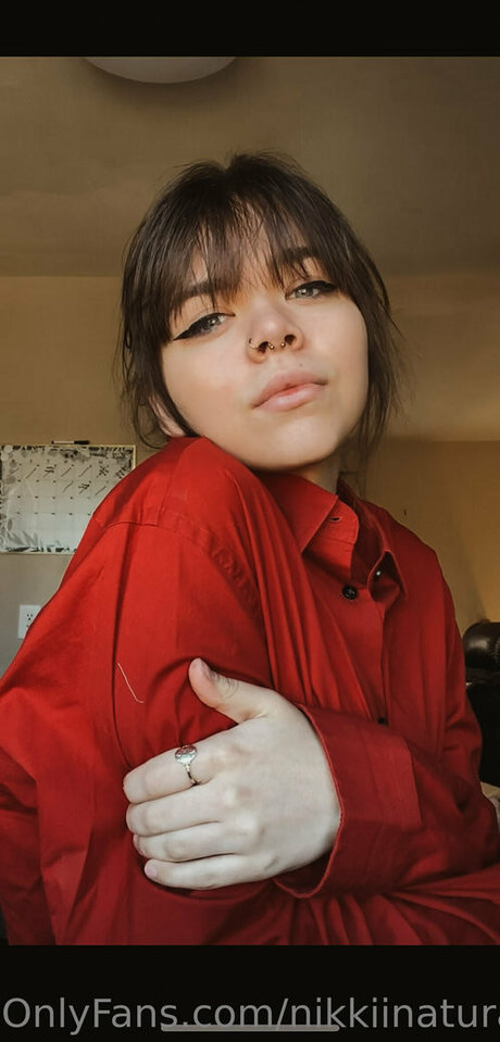 nikkiinatural sexy erotische foto