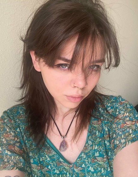 nikkiinatural nackt bilder