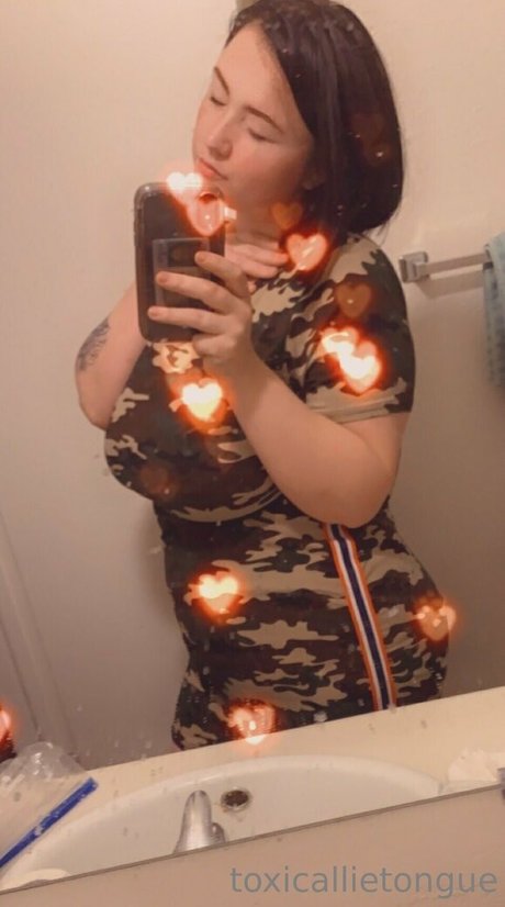 toxicallietongue beste sex foto