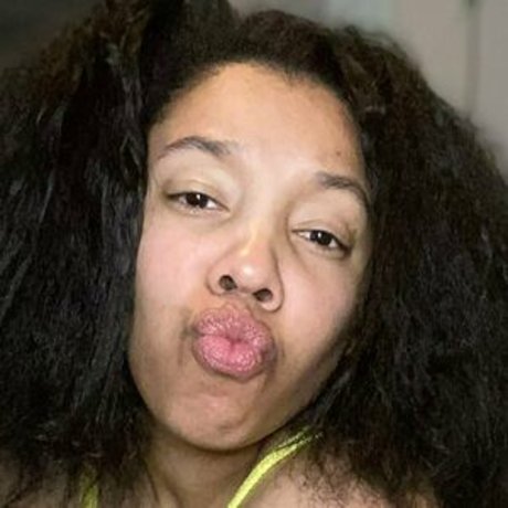 uniquesativa erotische akt foto