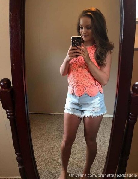 brunetteheadbaddie nacktheit bilder