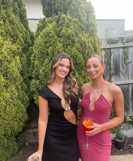 Taya Brooks model heiße galerie