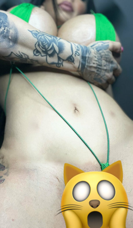 missmeenaofficial schöne porno galerien