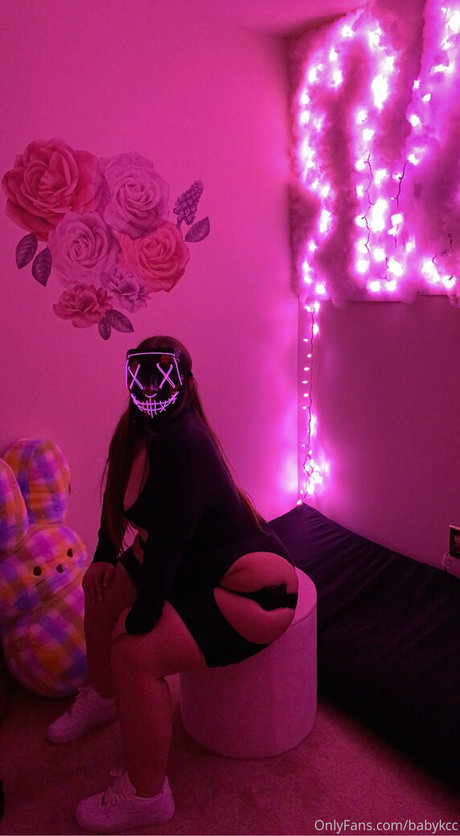 babykcc model nacktheit foto