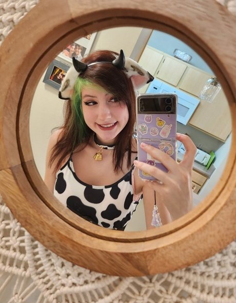 Bunimilk nacktheit hübsche foto