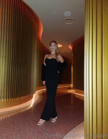 lexy lovee nacktheit pornographische bilder