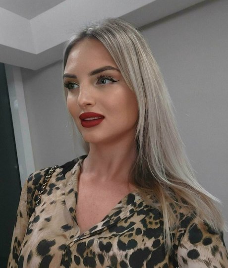 lexy lovee perfekte xxx galerie