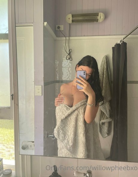 Phoebewillow nackt schöne galerie