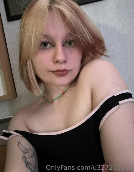 behaarte achseln onlyfans erotische nackte bilder