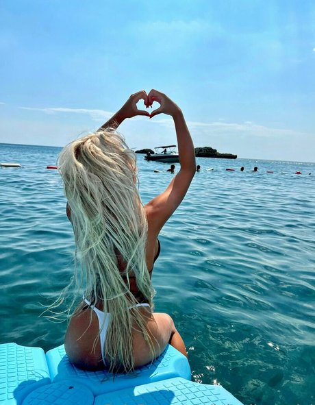 heißeste rothaarige onlyfans exklusive nackten bild