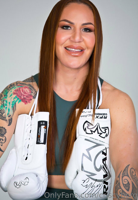 criscyborg schöne nackte foto