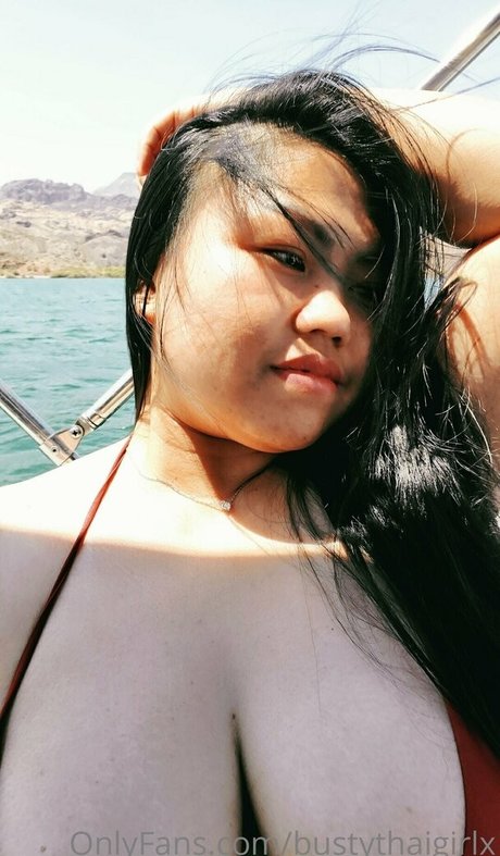 bustythaigirlx nacktheit kunst bilder