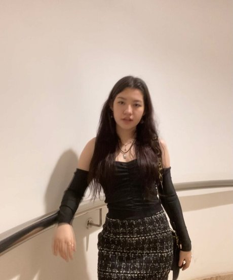 Clarettee exklusive nackt foto