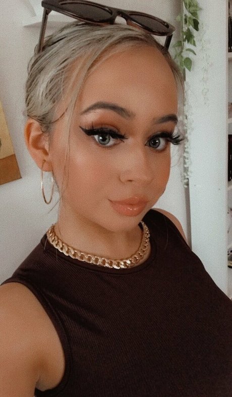 lilhunnixo nacktheit pornografische fotos