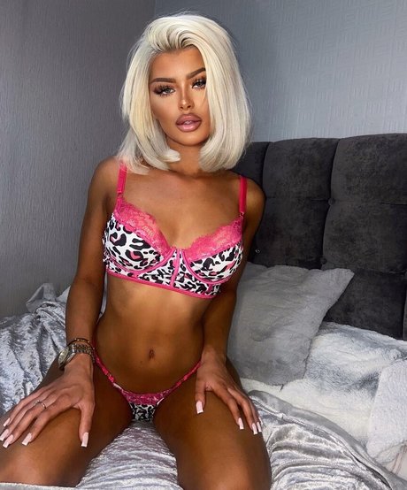 Chloe Inskip hd akt archiv