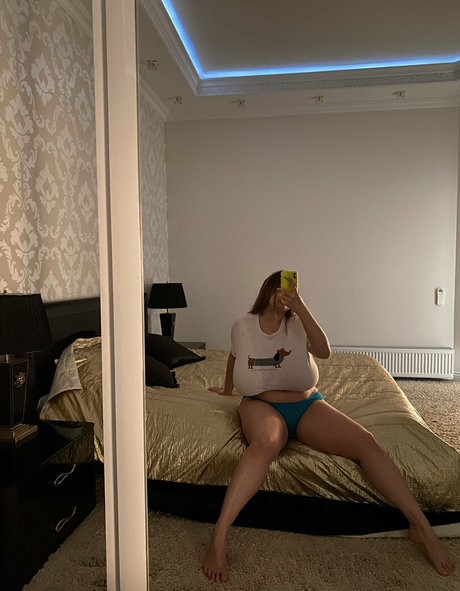 florence agapi top nackt foto